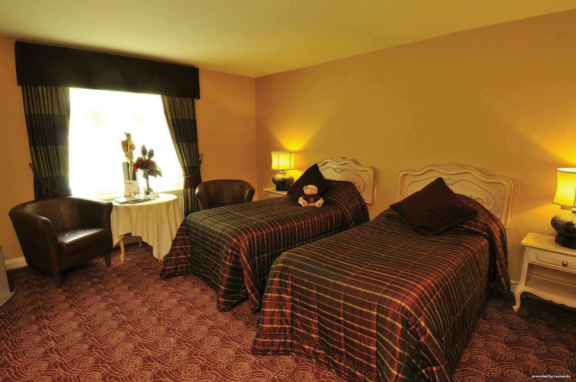 Wrexham Llyndir Hall Hotel, BW Signature Collection Chester Room photo