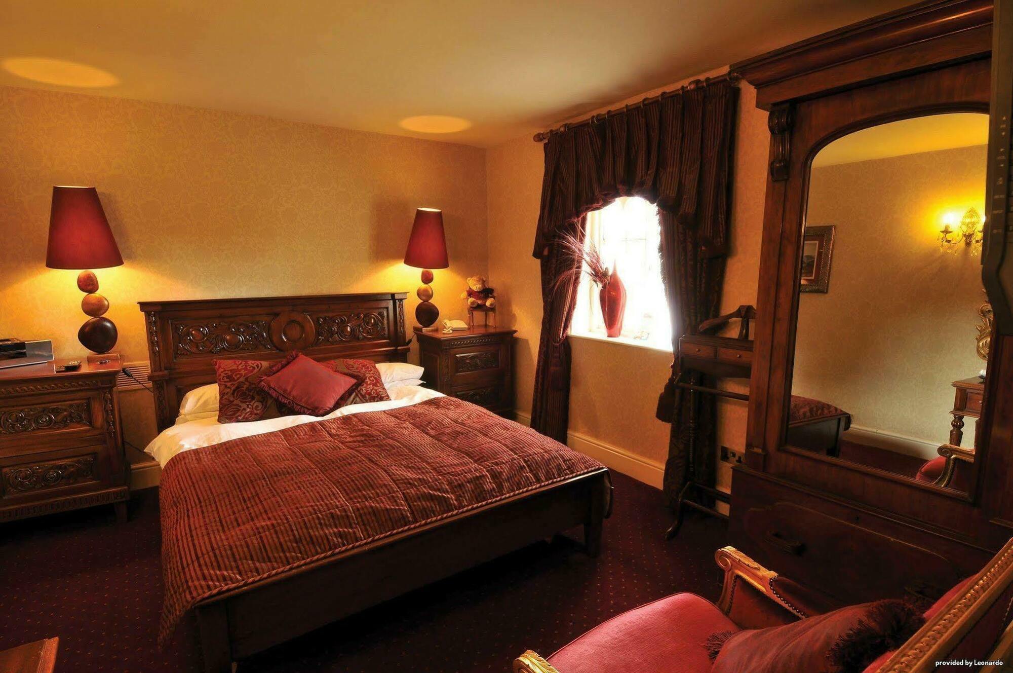 Wrexham Llyndir Hall Hotel, BW Signature Collection Chester Room photo