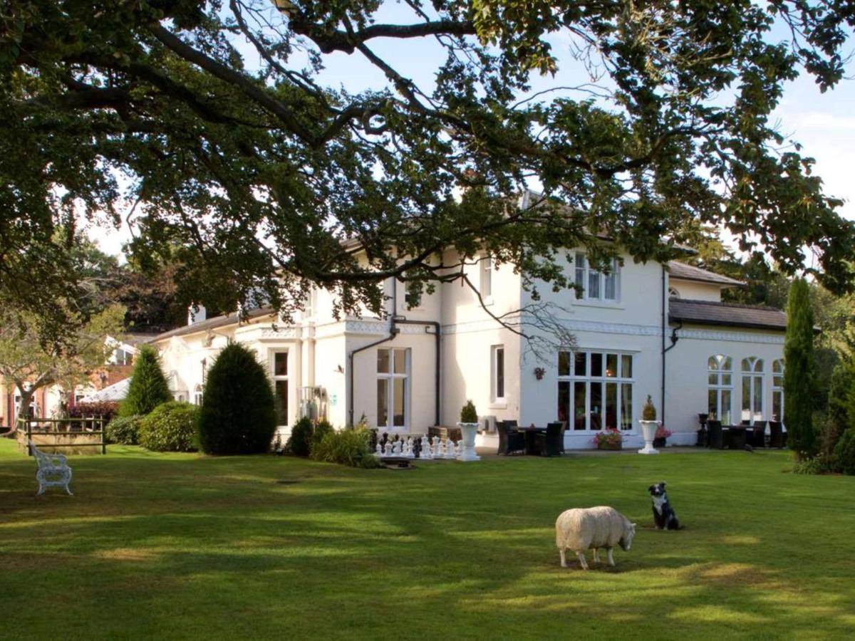 Wrexham Llyndir Hall Hotel, BW Signature Collection Chester Exterior photo
